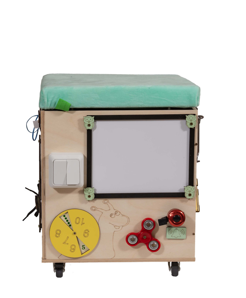 LAS manipulation pouffe with wheels seat 31