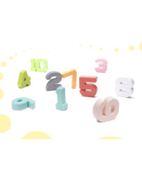 Educational scales learning to count penguin large