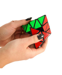 PYRAMINX 9.7cm puzzle cube game